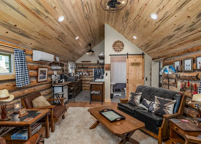 Holiday home Western Log Near Downtown